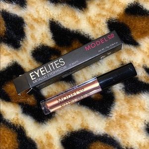 🆕 Model Co Eyelites Metallic Eyeshadow St. Barts